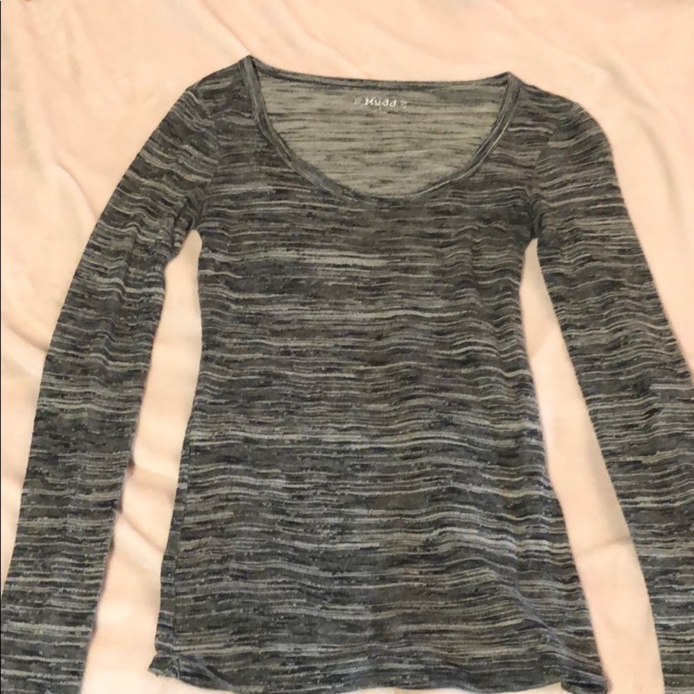 Form fitting long sleeve T-shirt